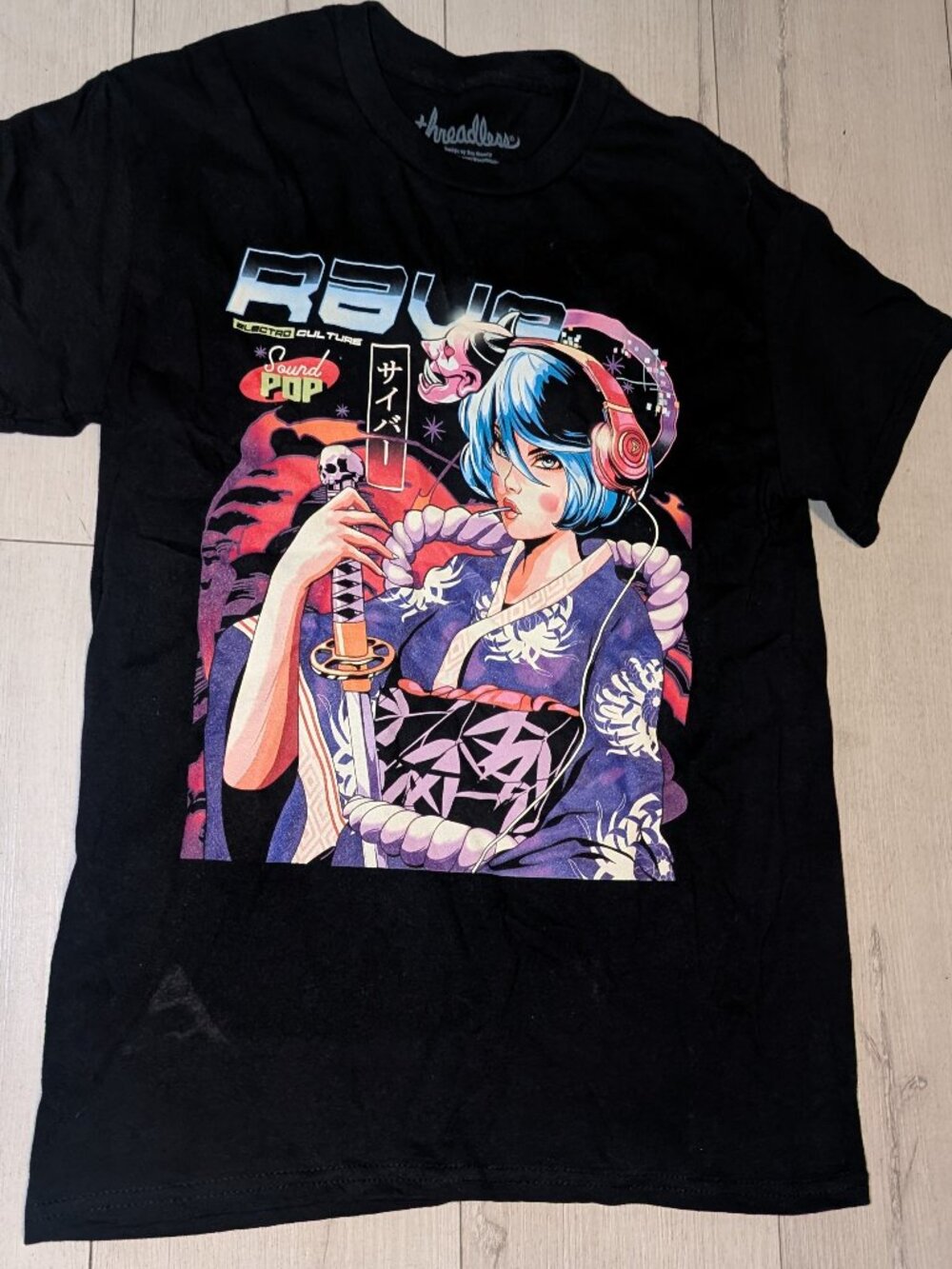 NWOT Threadless T-Shirt " Rave Sound Geisha" by artist HeyMoonly Mens Sz S